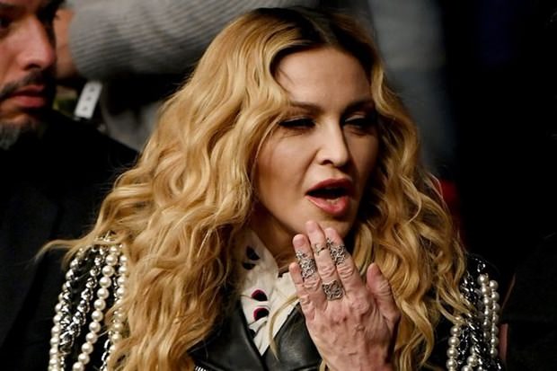 Madonna’nın elleri başka yüzü başka yaşta