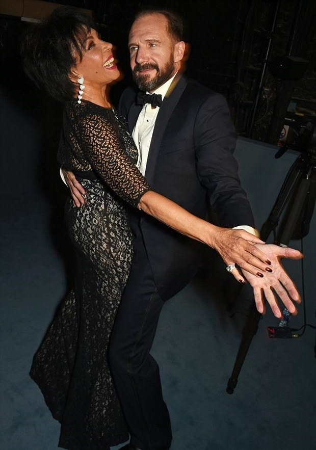 Evening Standard Tiyatro Ödülleri sonrası çılgın parti