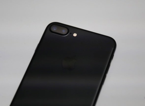 Apple iPhone fiyatlarını indirdi