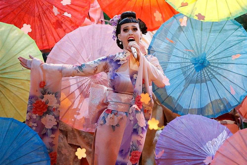 Yılın Single'ı: Katy Perry, Featuring Juicy J "Dark Horse".