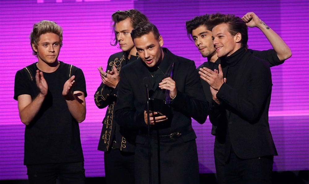 Gecede ödül alan sanatçı ve gruplar şöyle: