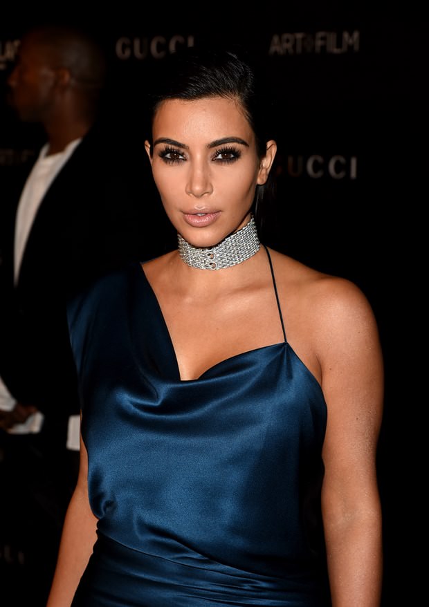 Kim Kardashian annesinin evine taşındı