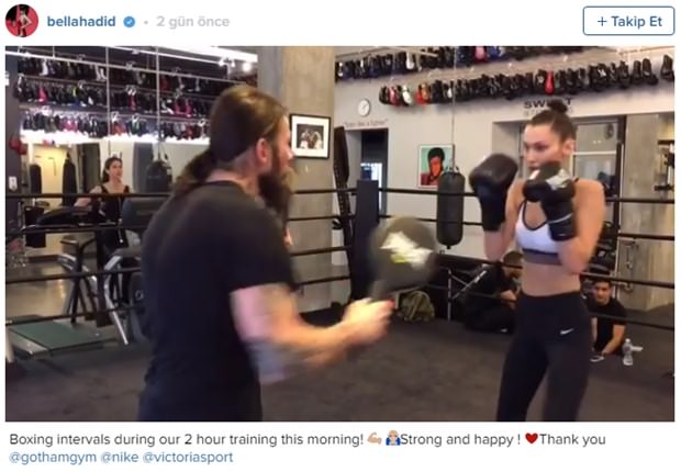 Victoria's Secret melekleri Paris'e uçtu