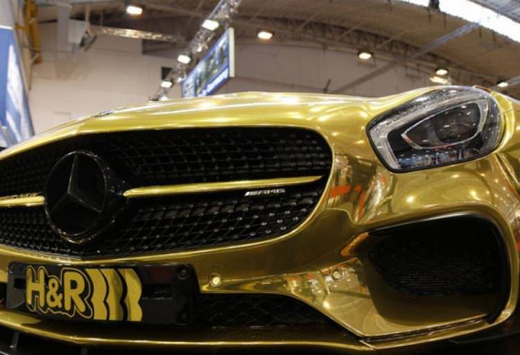 Almanya'daki otomobil fuarı ziyaretçilerini büyüledi