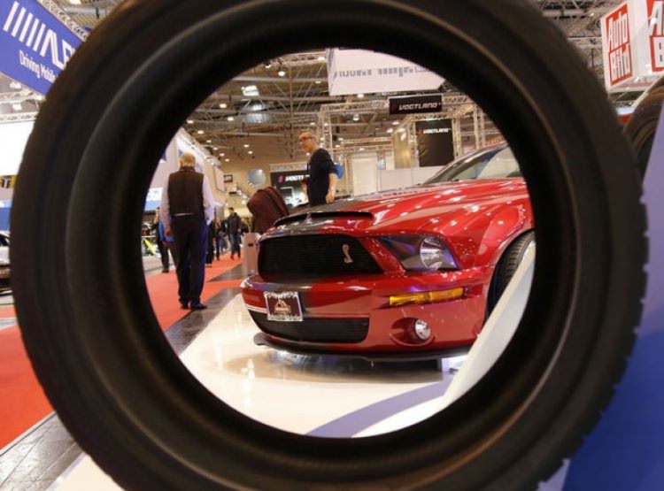 Almanya'daki otomobil fuarı ziyaretçilerini büyüledi