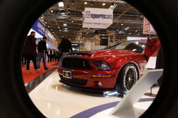 Almanya'daki otomobil fuarı ziyaretçilerini büyüledi