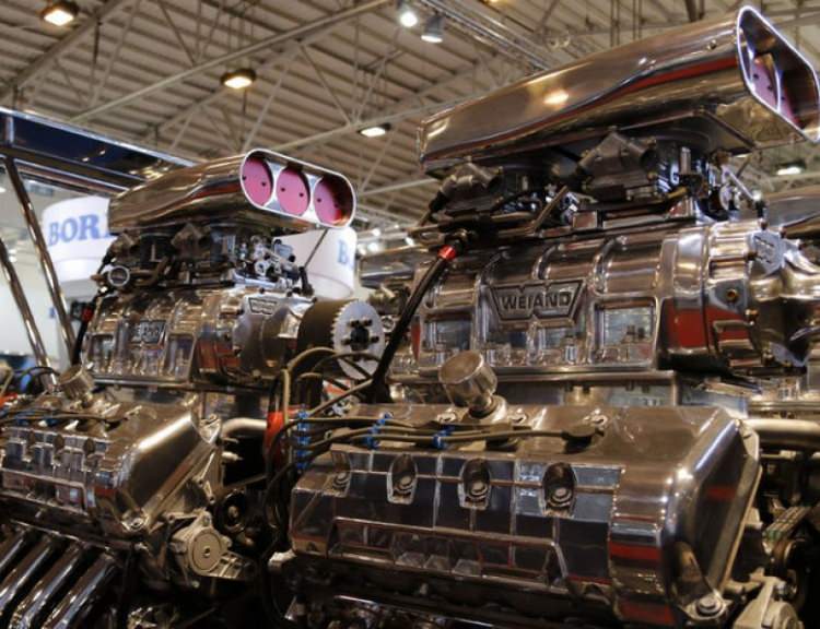 Almanya'daki otomobil fuarı ziyaretçilerini büyüledi