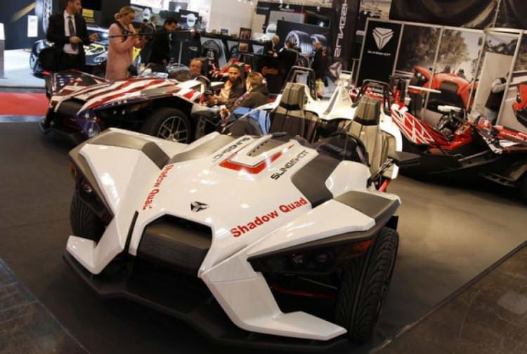 Almanya'daki otomobil fuarı ziyaretçilerini büyüledi