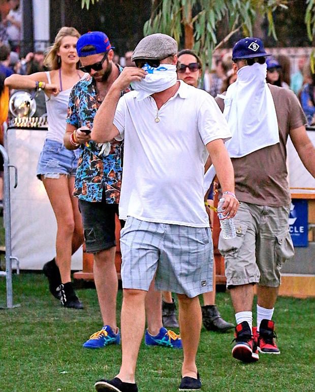 Leonardo DiCaprio yüzünü göstermemek için şekilden şekile girdi
