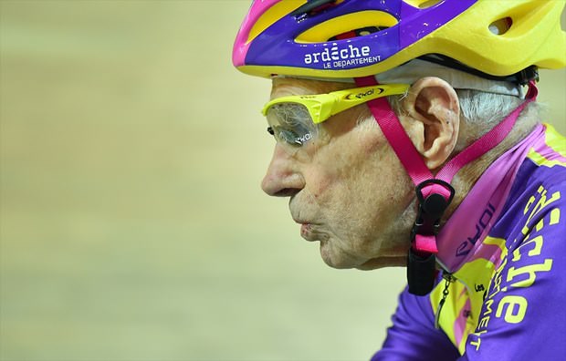 105 yaşında en uzun mesafe katteden bisikletçi 