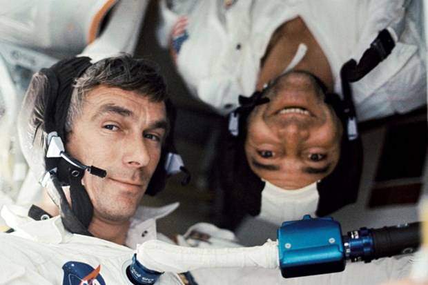 Ay'a ayak basan son astronot öldü (Gene Cernan kimdir?)