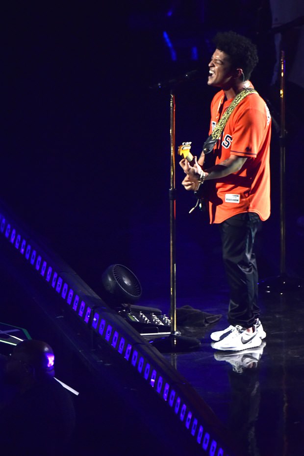 Taylor Swift'ten hayranlarını üzen haber