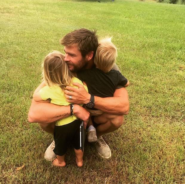 Chris Hemsworth’ün ‘mükemmel baba’ olduğunu kanıtlayan fotoğraflar
