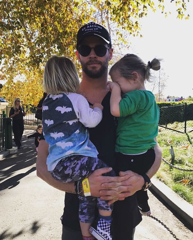 Chris Hemsworth’ün ‘mükemmel baba’ olduğunu kanıtlayan fotoğraflar