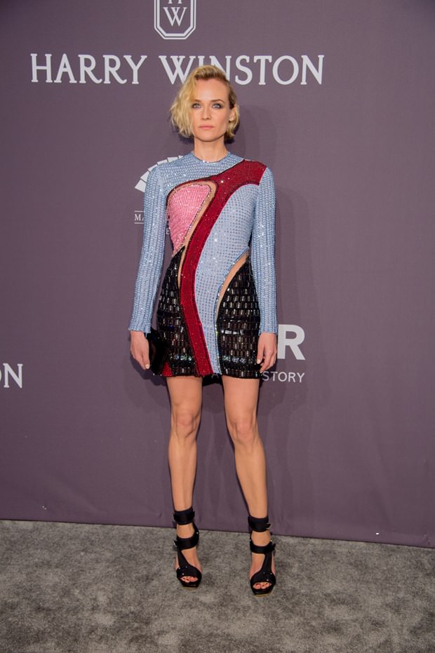 2017 amfAR galasında kırmızı halı şıklığı