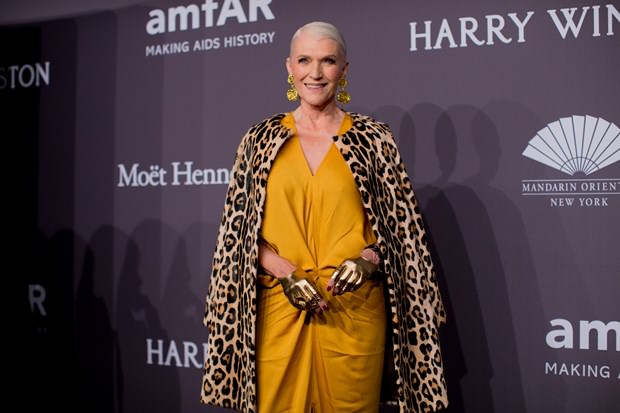 2017 amfAR galasında kırmızı halı şıklığı