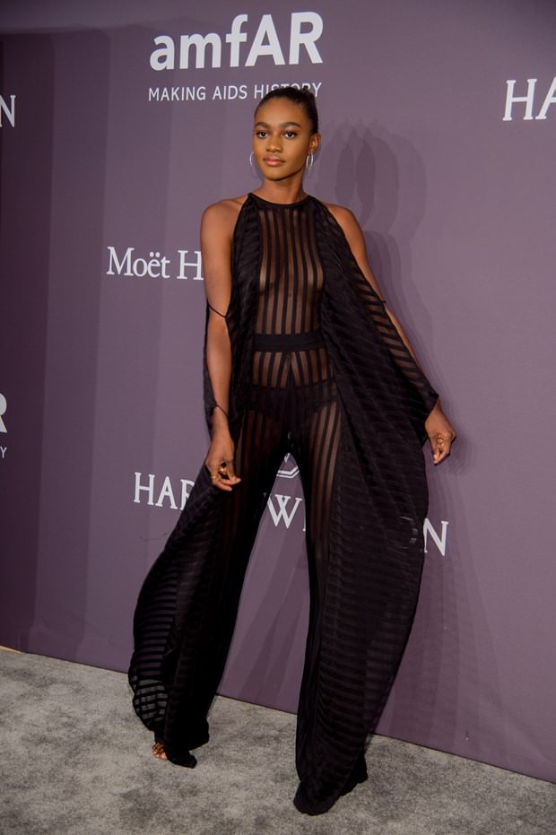 2017 amfAR galasında kırmızı halı şıklığı