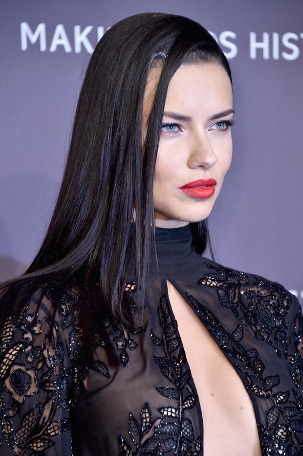 2017 amfAR galasında kırmızı halı şıklığı