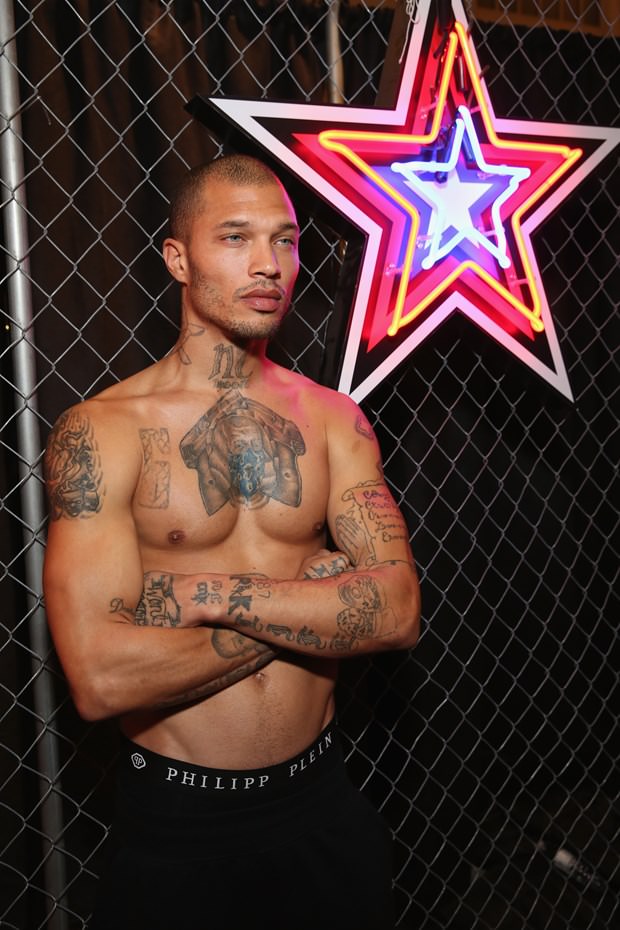 Mahkum Jeremy Meeks podyumda