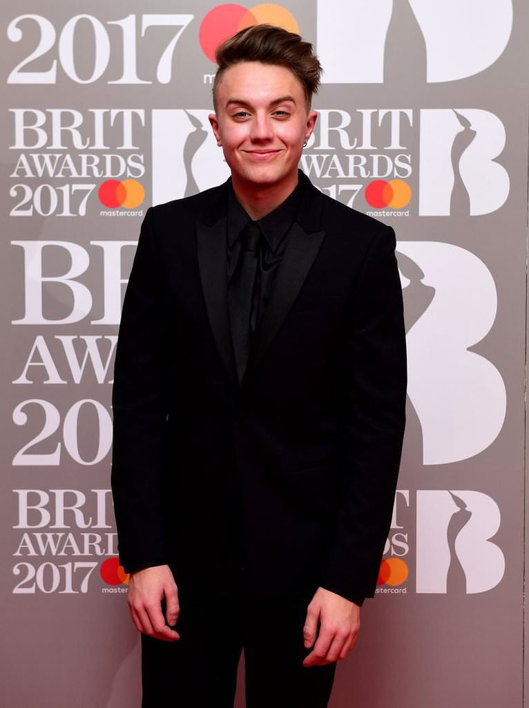 2017 Brit Ödülleri Kırmızı Halı şıkları