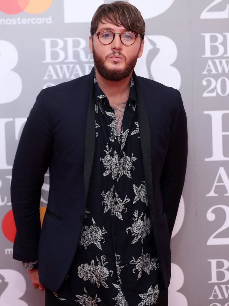 2017 Brit Ödülleri Kırmızı Halı şıkları