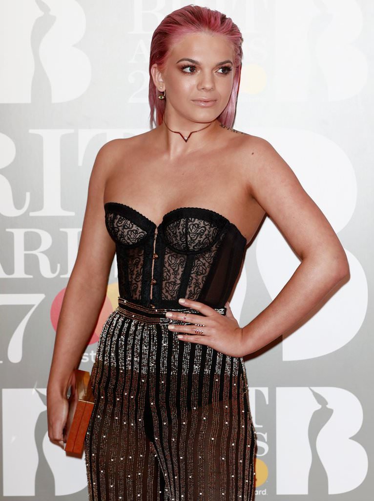 2017 Brit Ödülleri Kırmızı Halı şıkları