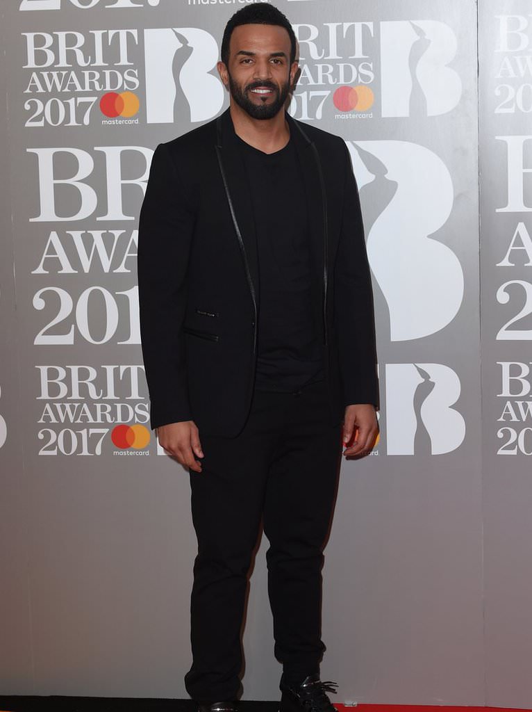 2017 Brit Ödülleri Kırmızı Halı şıkları