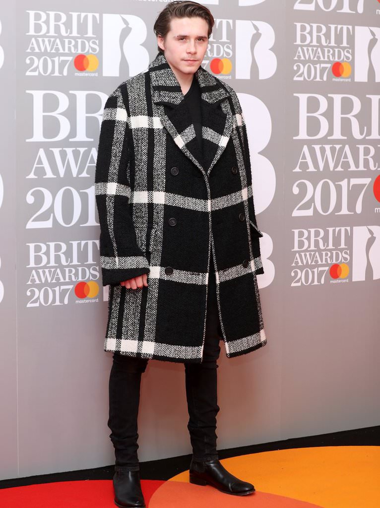 2017 Brit Ödülleri Kırmızı Halı şıkları