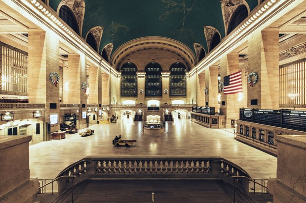 Sanatçı gözüyle New York sokaklarının bomboş hali