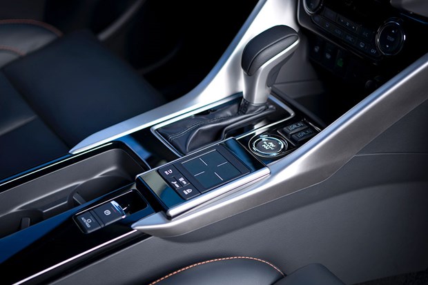 Cenevre'de Mitsubishi'nin yıldızı Eclipse Cross