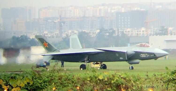 Hayalet J-20 uçuşa geçti