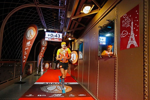 Eyfel Kulesi'nde nefes kesen maraton