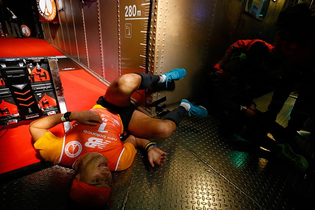 Eyfel Kulesi'nde nefes kesen maraton