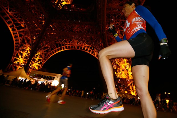 Eyfel Kulesi'nde nefes kesen maraton