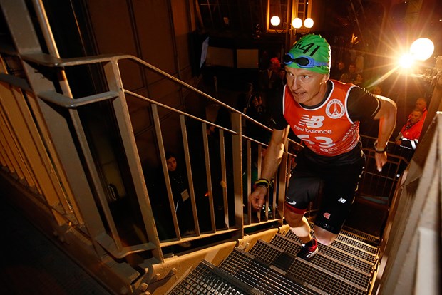 Eyfel Kulesi'nde nefes kesen maraton