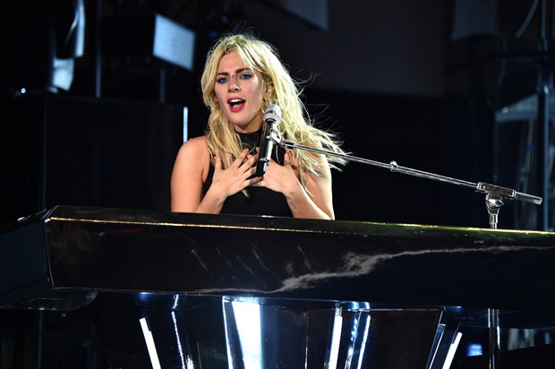 Lady Gaga'dan Coachella gösterisi