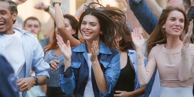 Gazetecilere Kendall Jenner sansürü