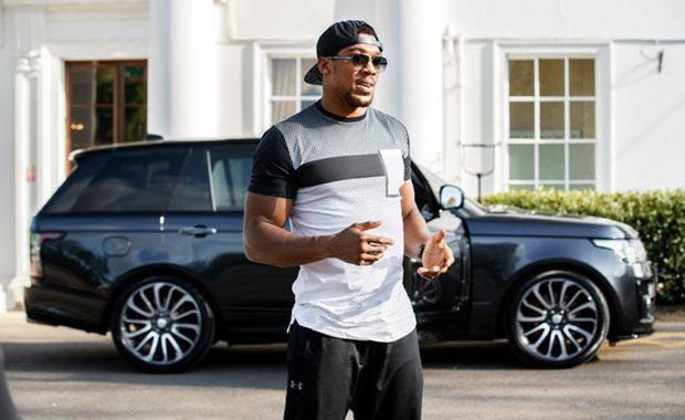 Boksör Anthony Joshua’a özel tasarlanmış dünyanın ilk Range Rover’ı
