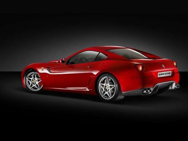 Cristiano Ronaldo’nun süper hızlı otomobilleri