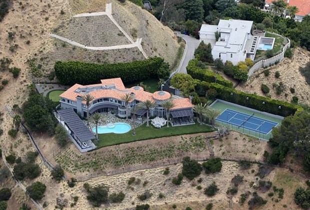 Kylie Jenner servet harcadı