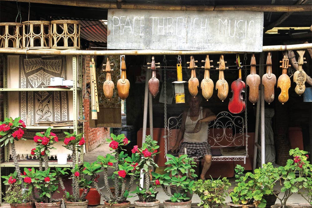 Oğuz aldı başını gidiyor