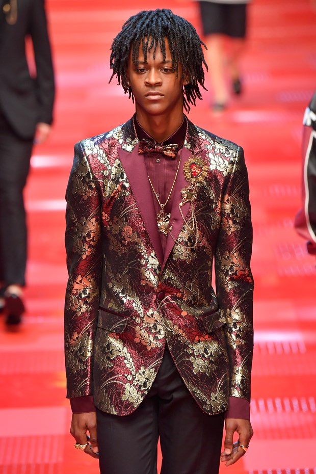 Ünlülerin çocukları Milano Erkek Moda Haftası defilesinde