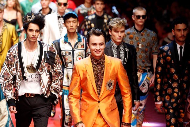 Ünlülerin çocukları Milano Erkek Moda Haftası defilesinde