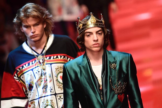 Ünlülerin çocukları Milano Erkek Moda Haftası defilesinde