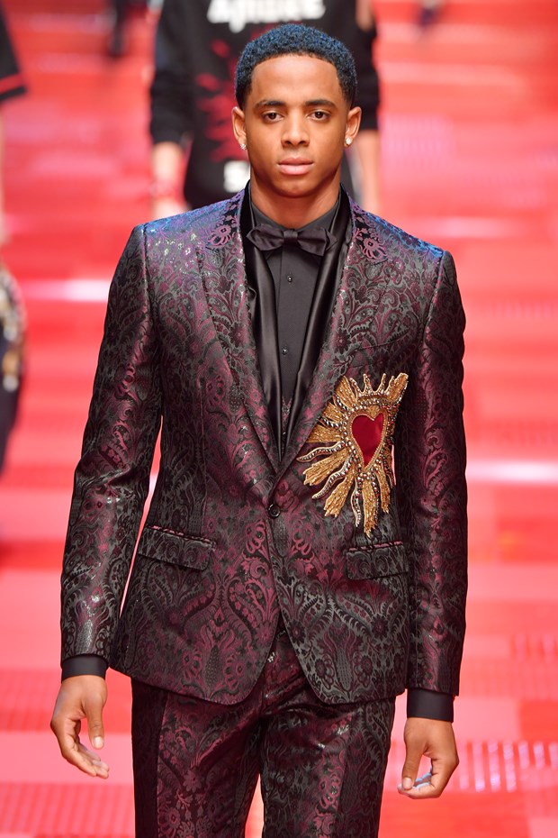 Ünlülerin çocukları Milano Erkek Moda Haftası defilesinde