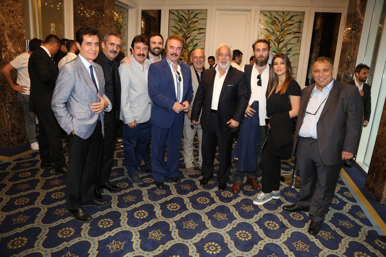 ‘Tankın önüne yatan kardeşe, çatıdan jete atlayan gençlere selam olsun’