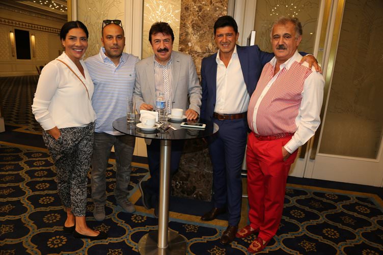 ‘Tankın önüne yatan kardeşe, çatıdan jete atlayan gençlere selam olsun’