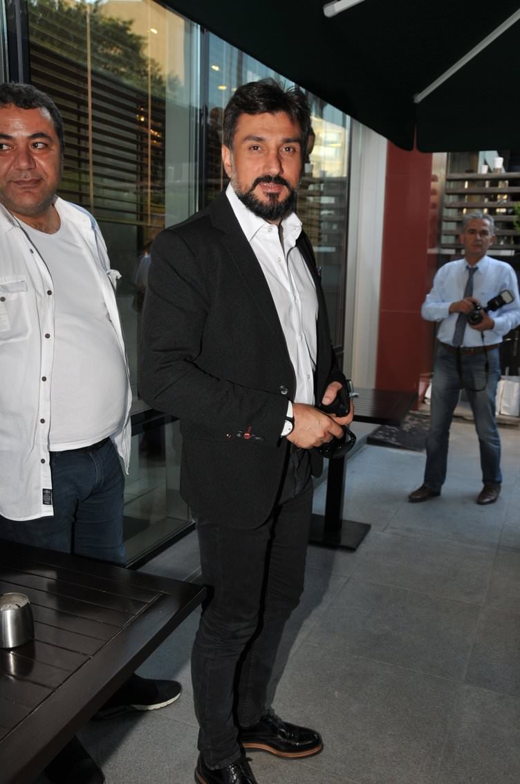 ‘Tankın önüne yatan kardeşe, çatıdan jete atlayan gençlere selam olsun’