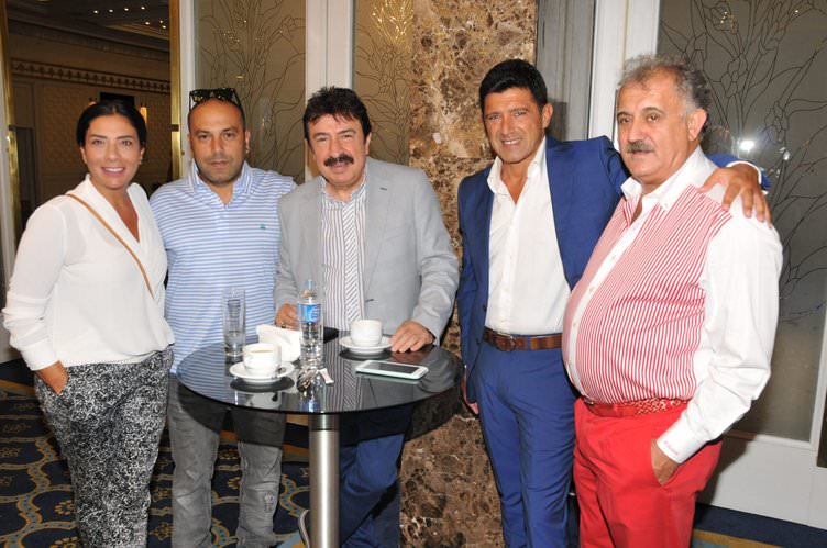 ‘Tankın önüne yatan kardeşe, çatıdan jete atlayan gençlere selam olsun’