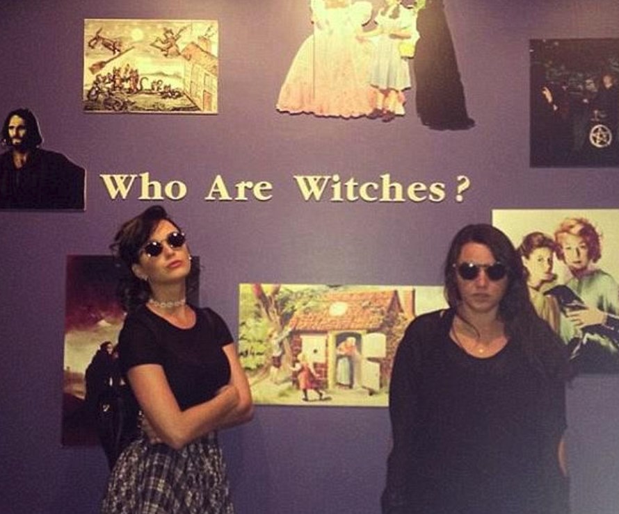 Katy Perry Papa'dan onay bekliyor